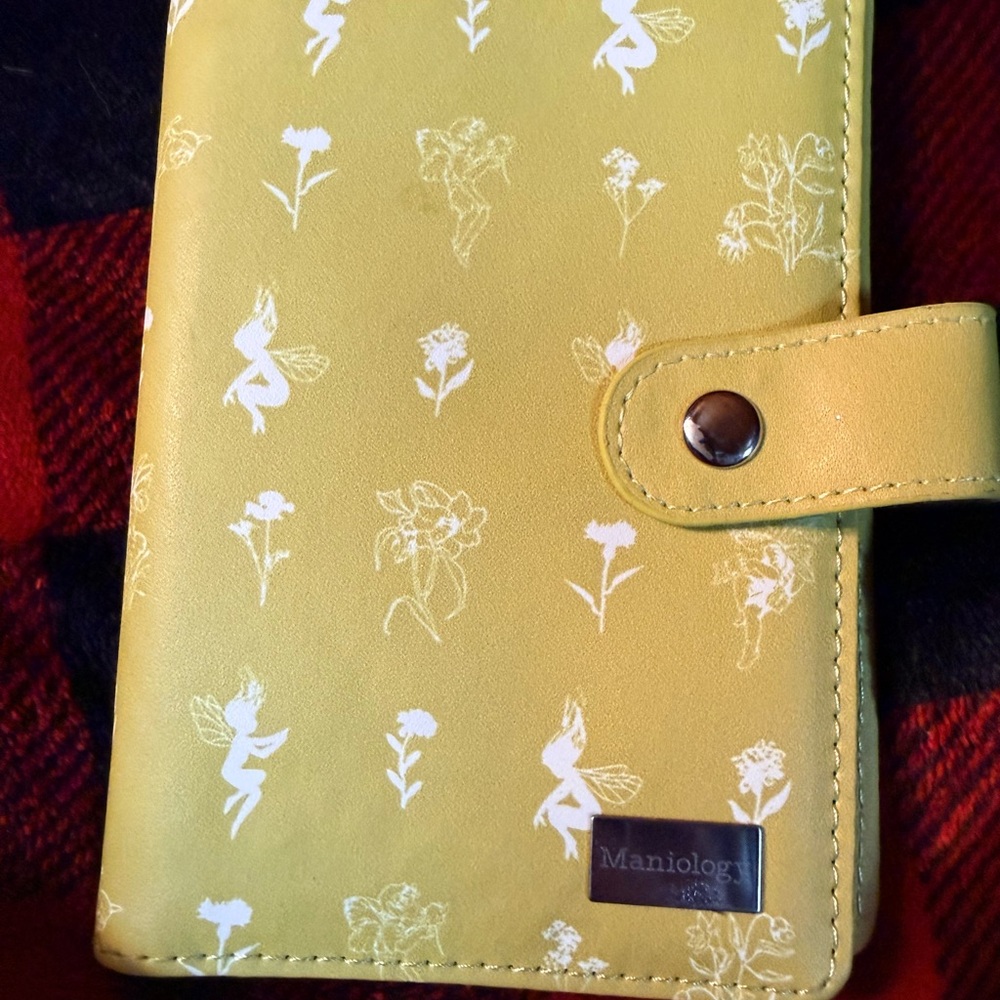 Lot of 6 gently used and new Wallets and 2 Purse Straps. - Picture 11 of 15